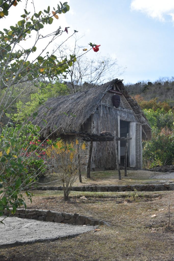 visite de la savane des esclaves en Martinique case traditionnelle